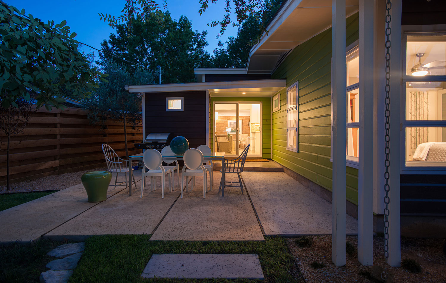 VernacularDesign_-2612_MidCenturyRanch_Transitional_15.jpg