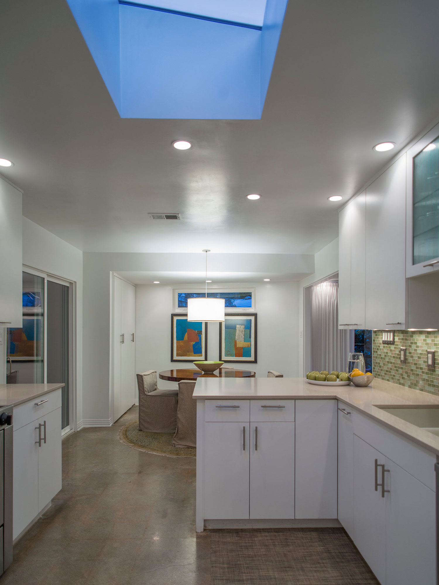 VernacularDesign_-2612_MidCenturyRanch_Transitional_Vertical_4.jpg