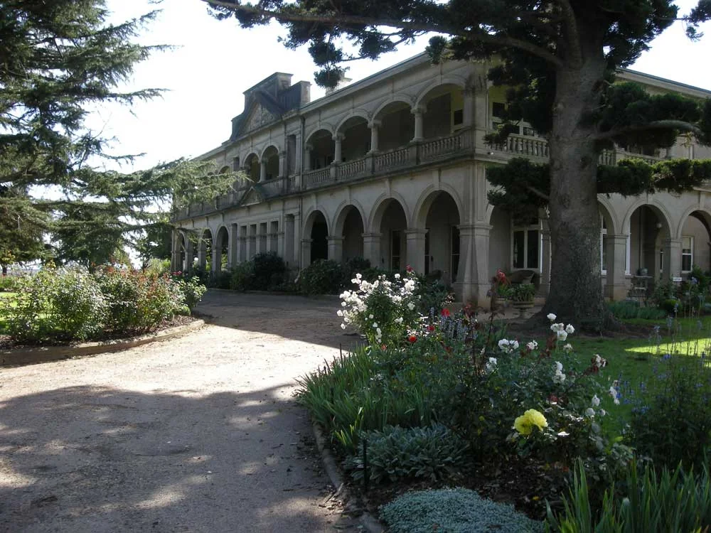 Victoria 1