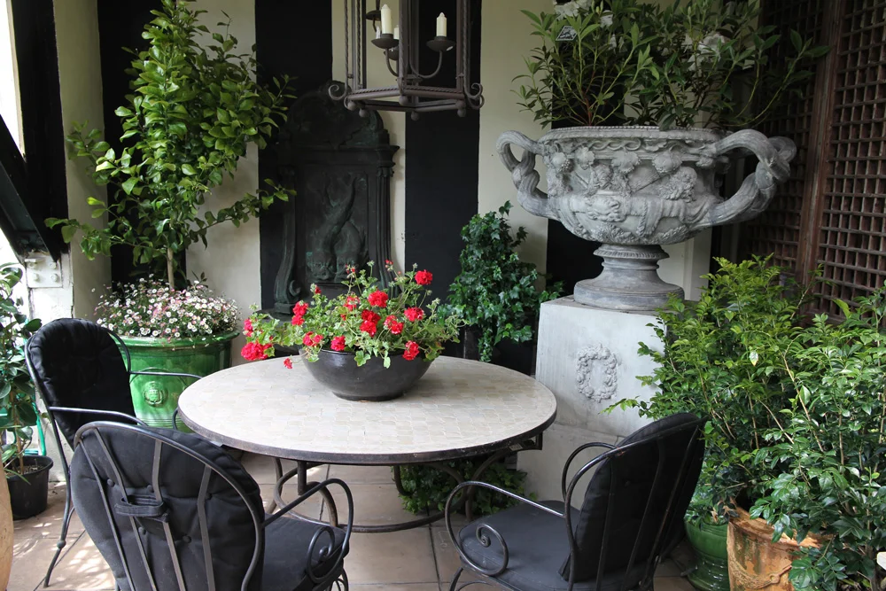 Outdoor Setting