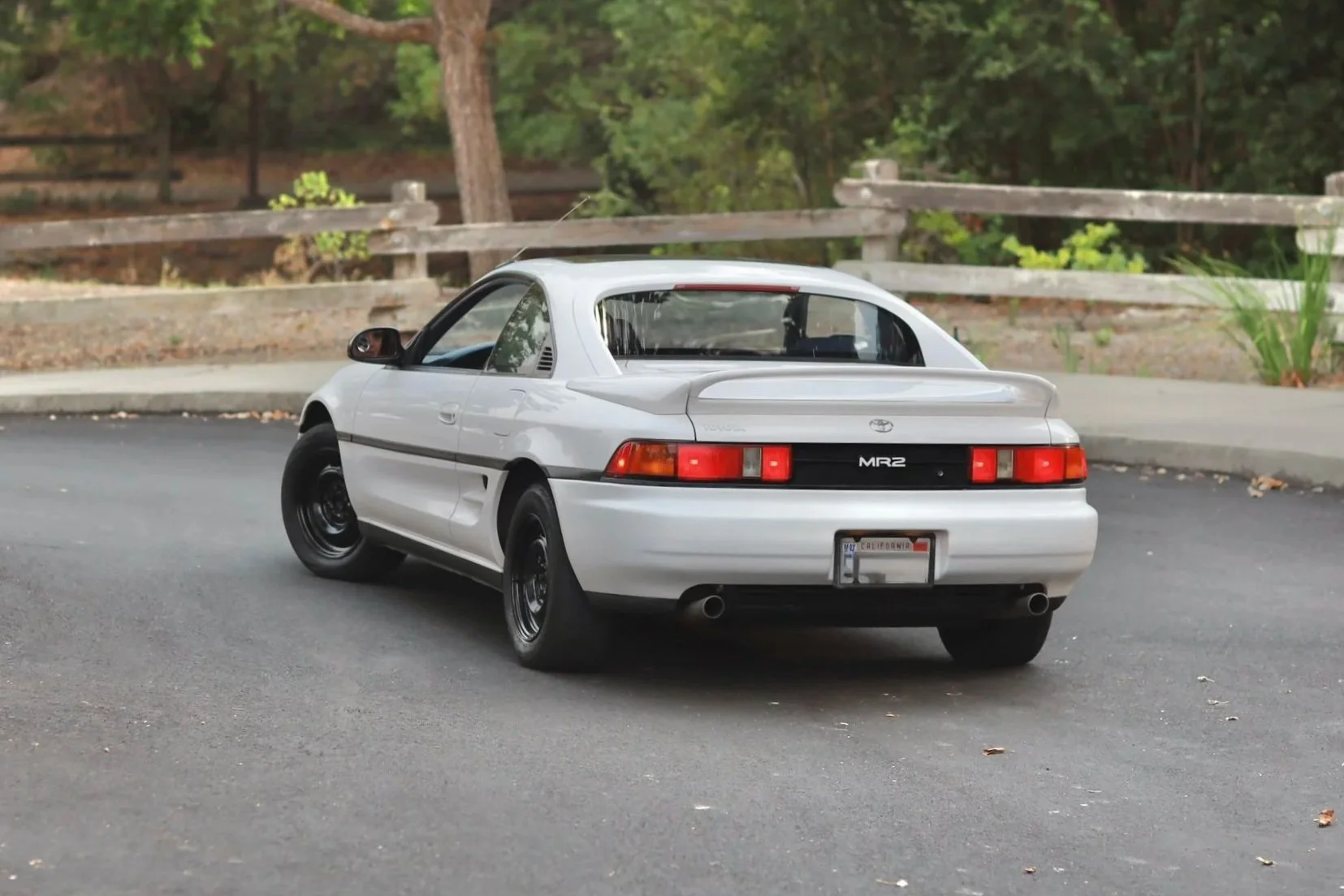    At the same time, I thought there was a lot of room for improvement in regards of the way the car looked.    I liked the shape and proportions, but personally I didn’t think the stock MR2 was that good looking.  What I saw was potential.  I starte