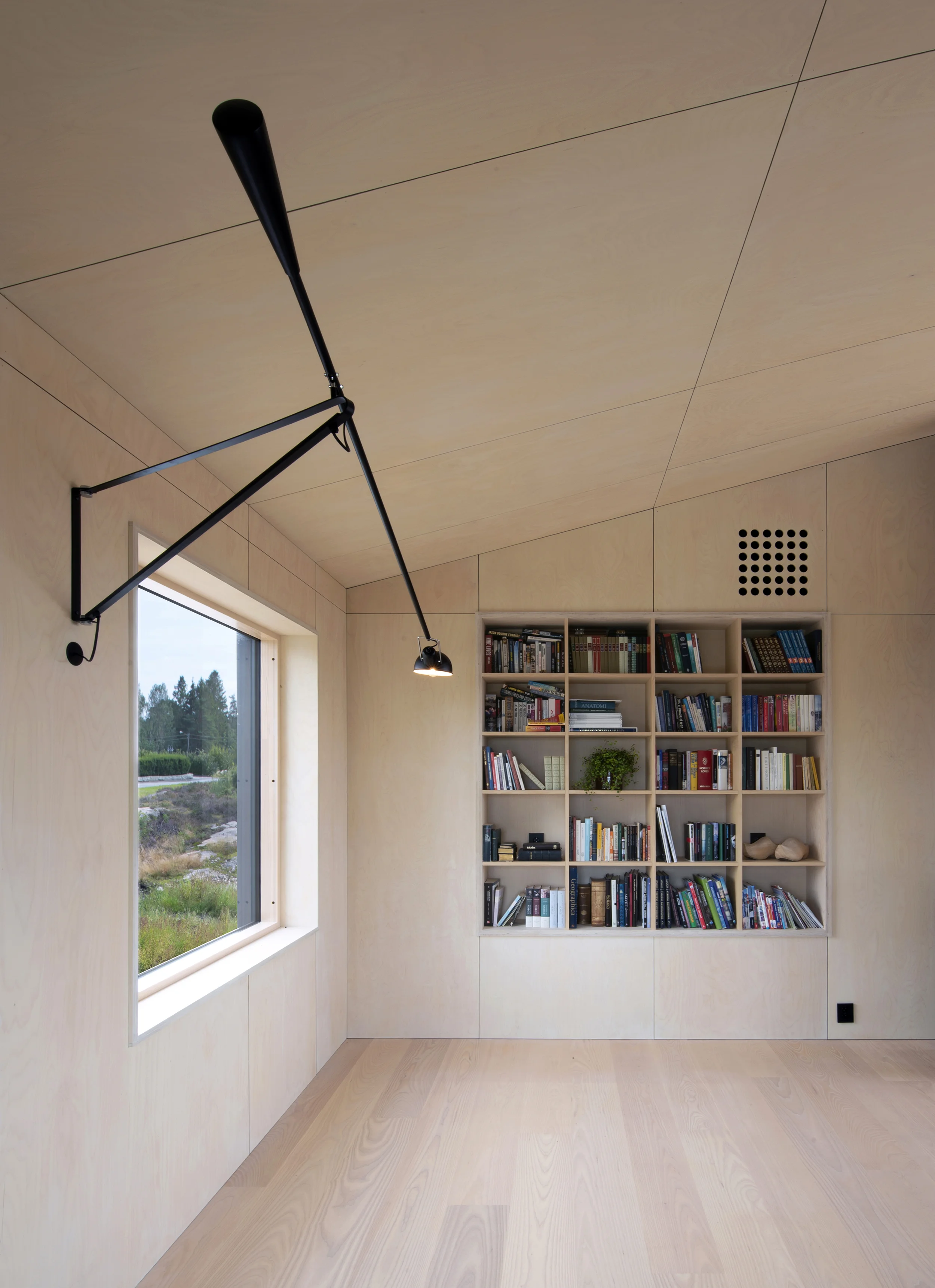 Resell+Nicca - Villa Void 16