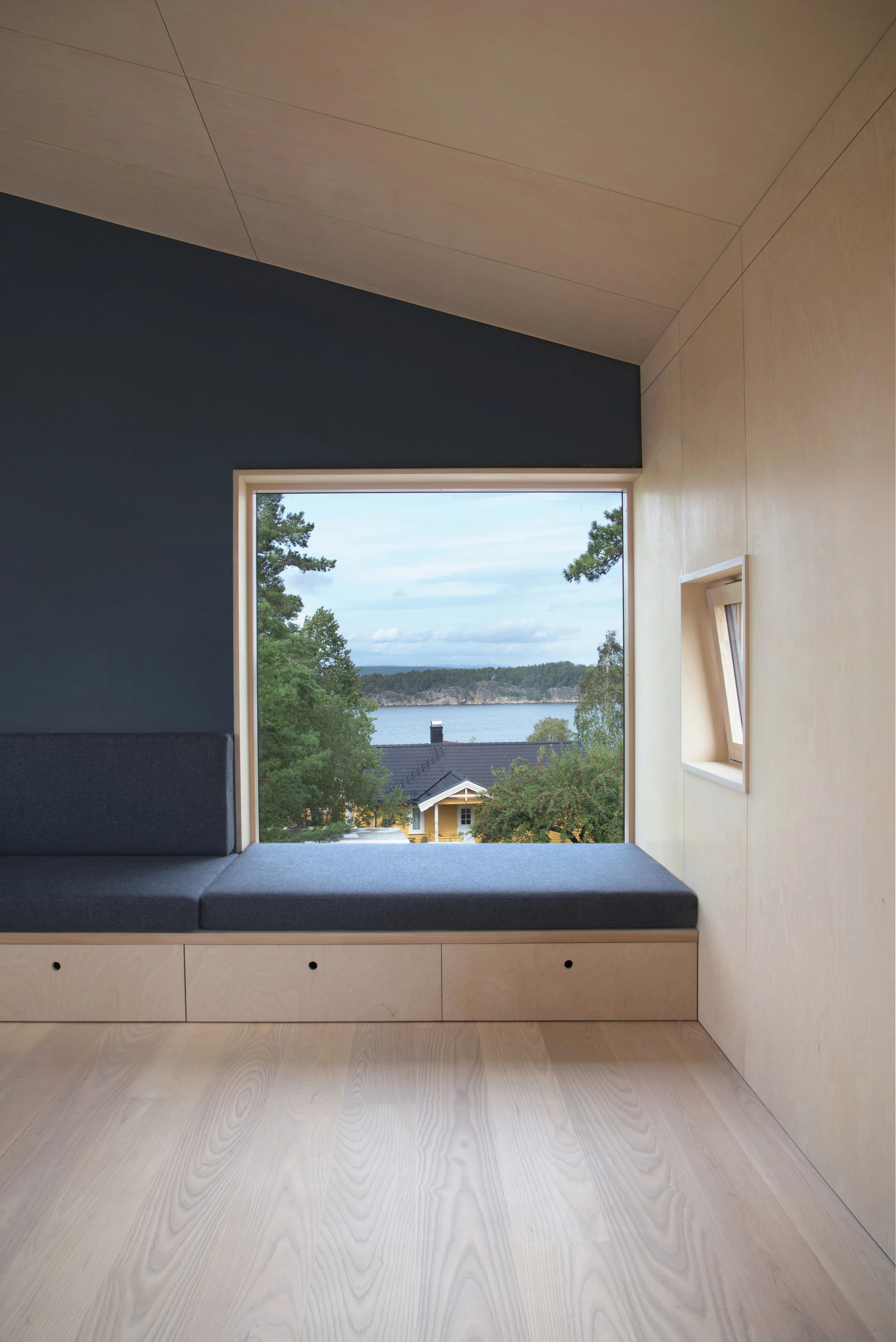 Resell+Nicca - Villa Void 15