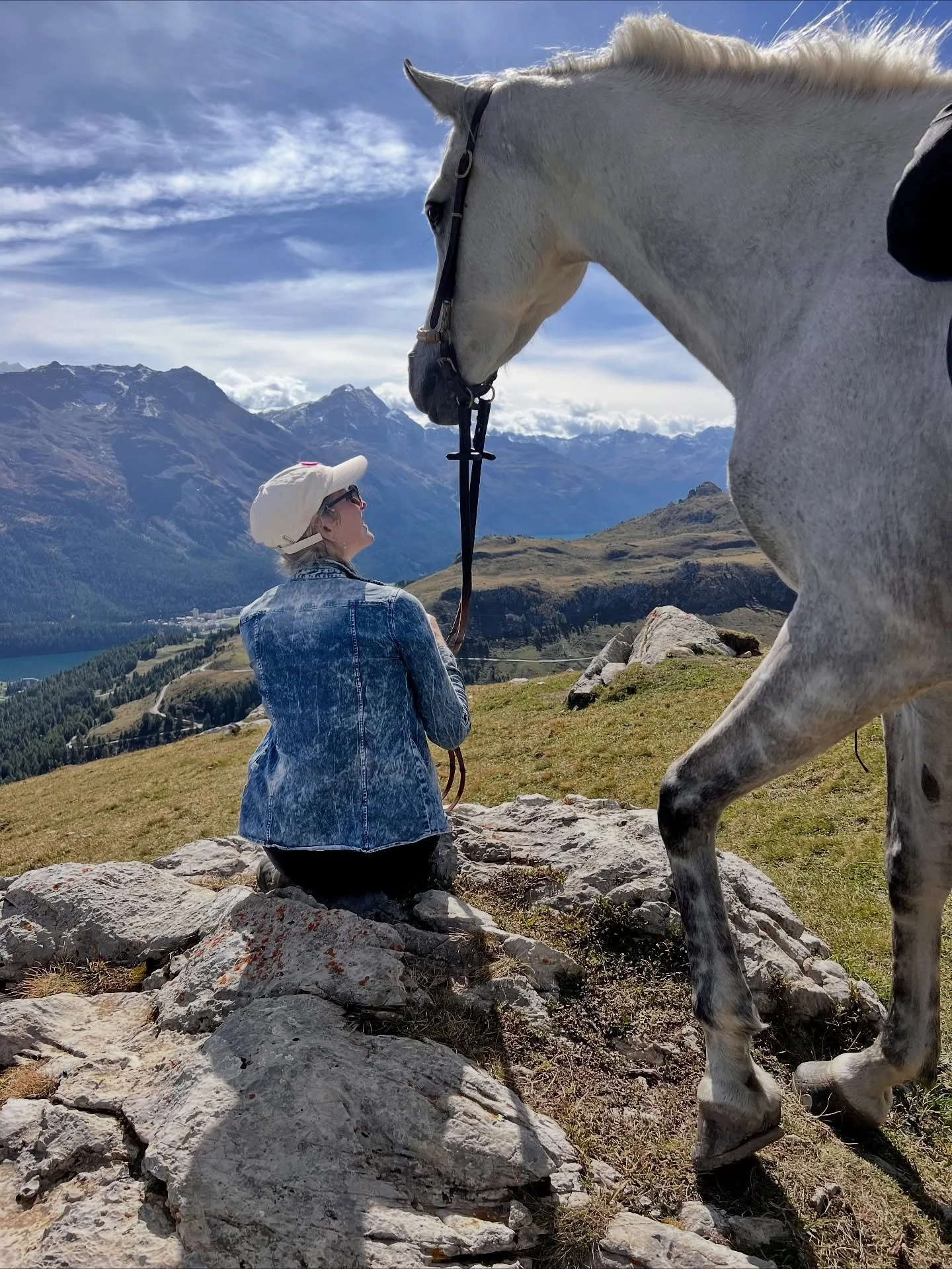 Im September 26 wartet wieder der Via Engiadina Ritt mit der @engadin_river_ranch &ndash; ein Retreat, das f&uuml;r mich jedes Mal etwas ganz Besonderes ist.
Wir starten in Madulain und reiten ins Val Bever, wo wir im Gasthaus Spinas @gasthaus.spinas