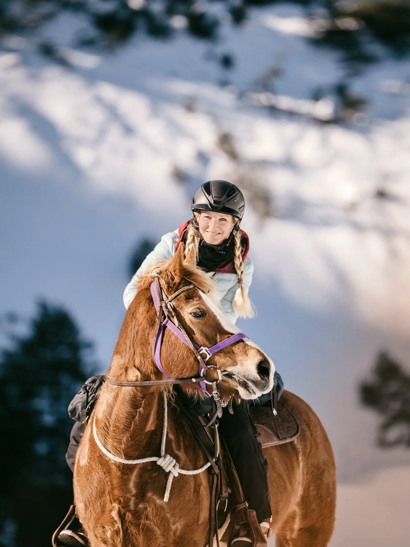 Der Winter im Engadin kann alles sein: sonnig, klar, wundersch&ouml;n &ndash; und manchmal auch richtig kalt. Viele fragen mich, wie ich diese Temperaturen beim Reiten &uuml;berhaupt aushalte, vor allem wenn es Richtung &ndash;20&deg;C geht oder der 