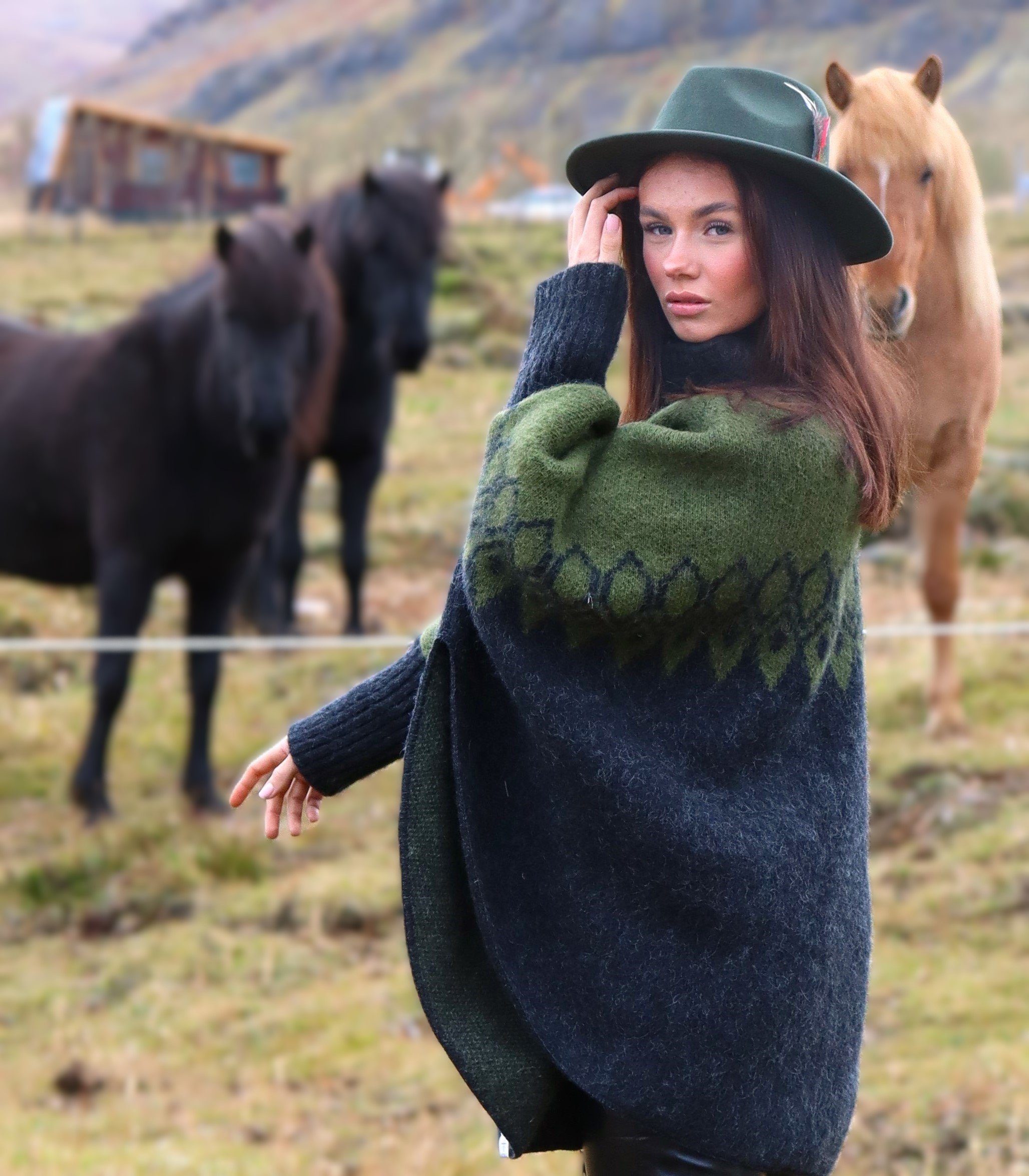 poncho-green_side_small.jpg