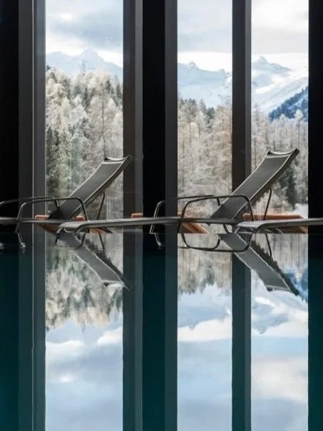 Bald schliesst das Hotel Castell 🏰 seine T&uuml;ren und wird zwei Jahre lang saniert. Zehn Jahre Wellness, Reiten &amp; Yoga an diesem speziellen Ort gehen zu Ende&hellip; nothing gold can stay! 💔

Doch wo sich T&uuml;ren schliessen, gehen andere a