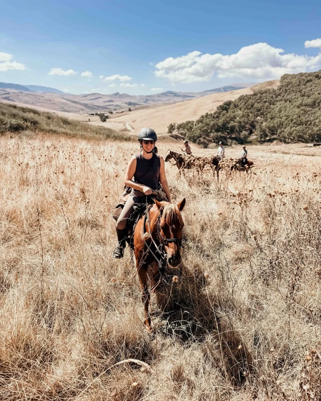 Morgen startet die n&auml;chste Gruppe auf die Rotta Sicana in Sizilien 🐎⛰️🌊 Auf diesem vielseitigen Wanderritt reitest du von den Sicani Bergen durch h&uuml;gelige Landschaften und weite Felder bis zur K&uuml;ste, wo der Ritt am Strand endet. Du e