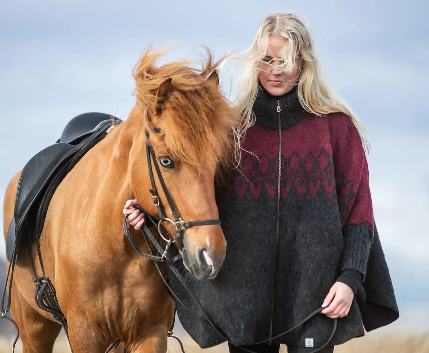 Isar-Poncho-Jacket_red2-e1718960887174.jpg