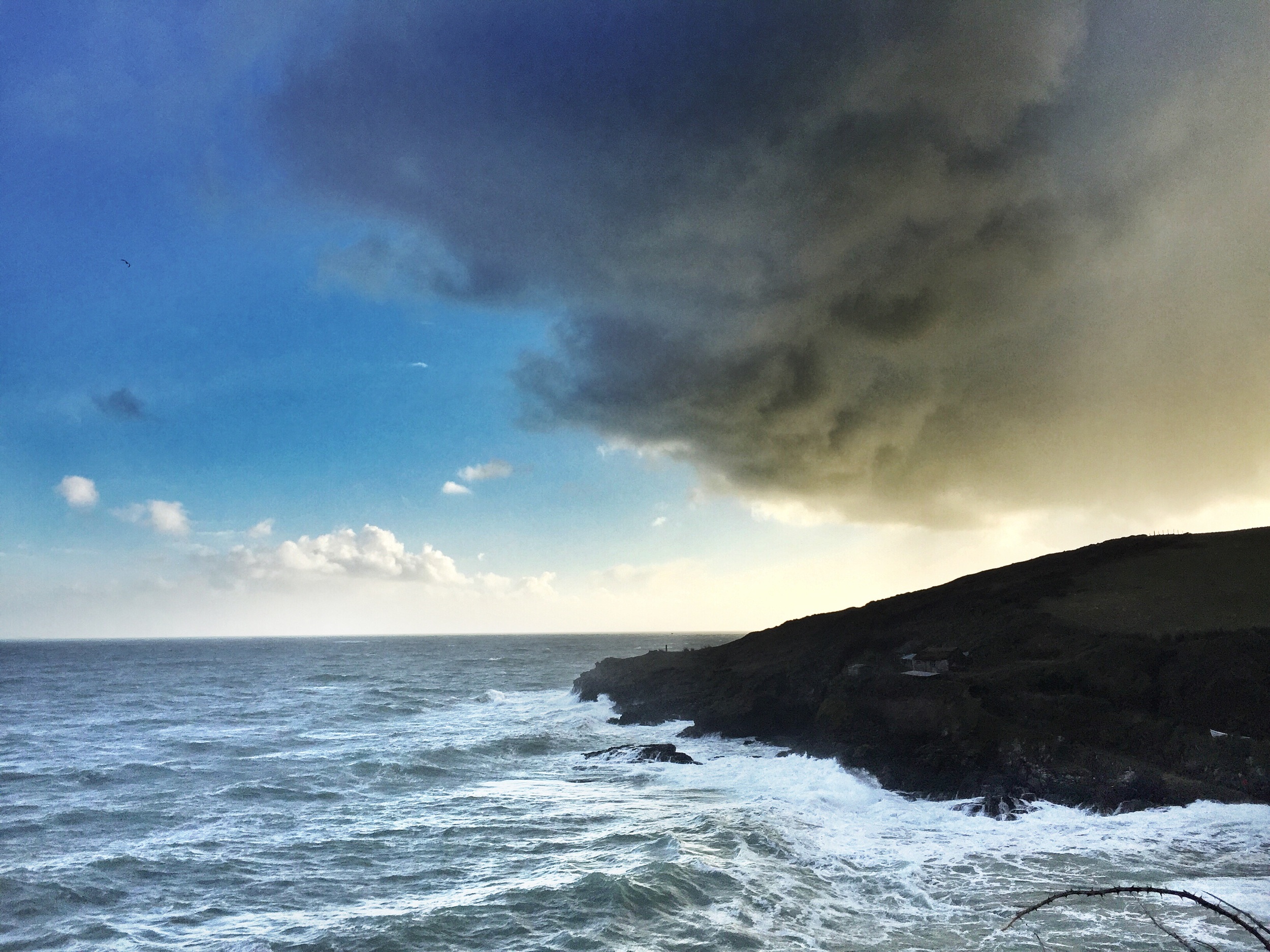 The weather often Changed within minutes. In this case the black clouds were about to leave.
