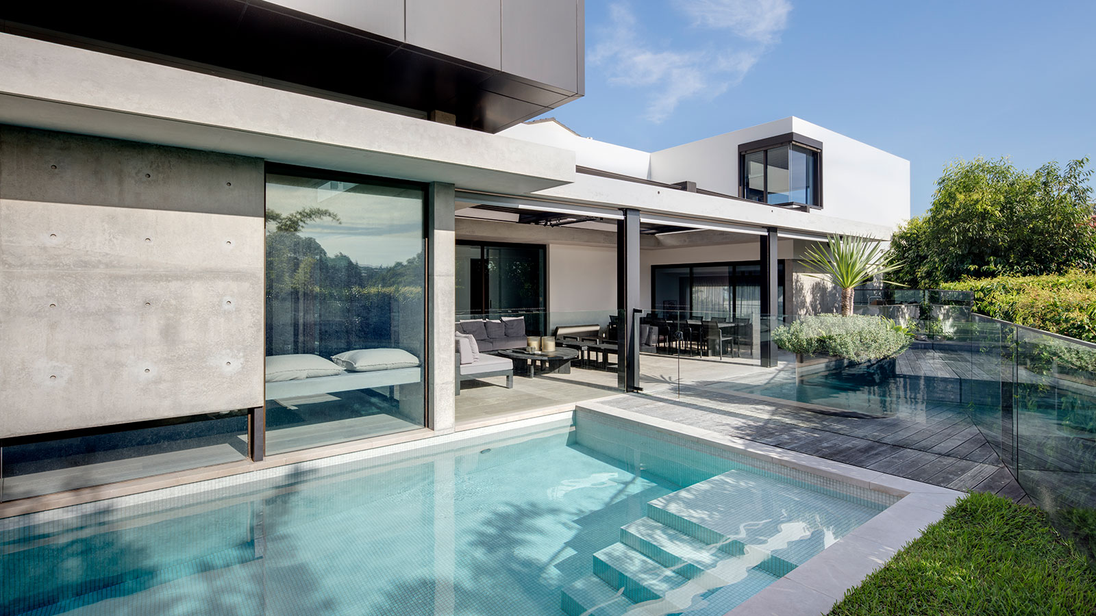 Vaucluse_3_7_1600x900.jpg
