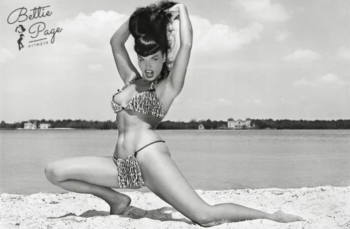 Bettie Page Queen of Curves Rizzoli わかり易い 写真集 