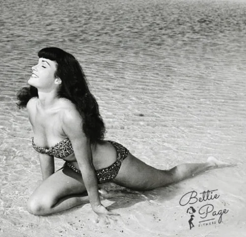 ~Bettie in Pigeon Pose, clearly loving her body!~