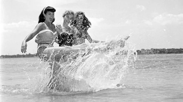 bettie and friends beach.jpg