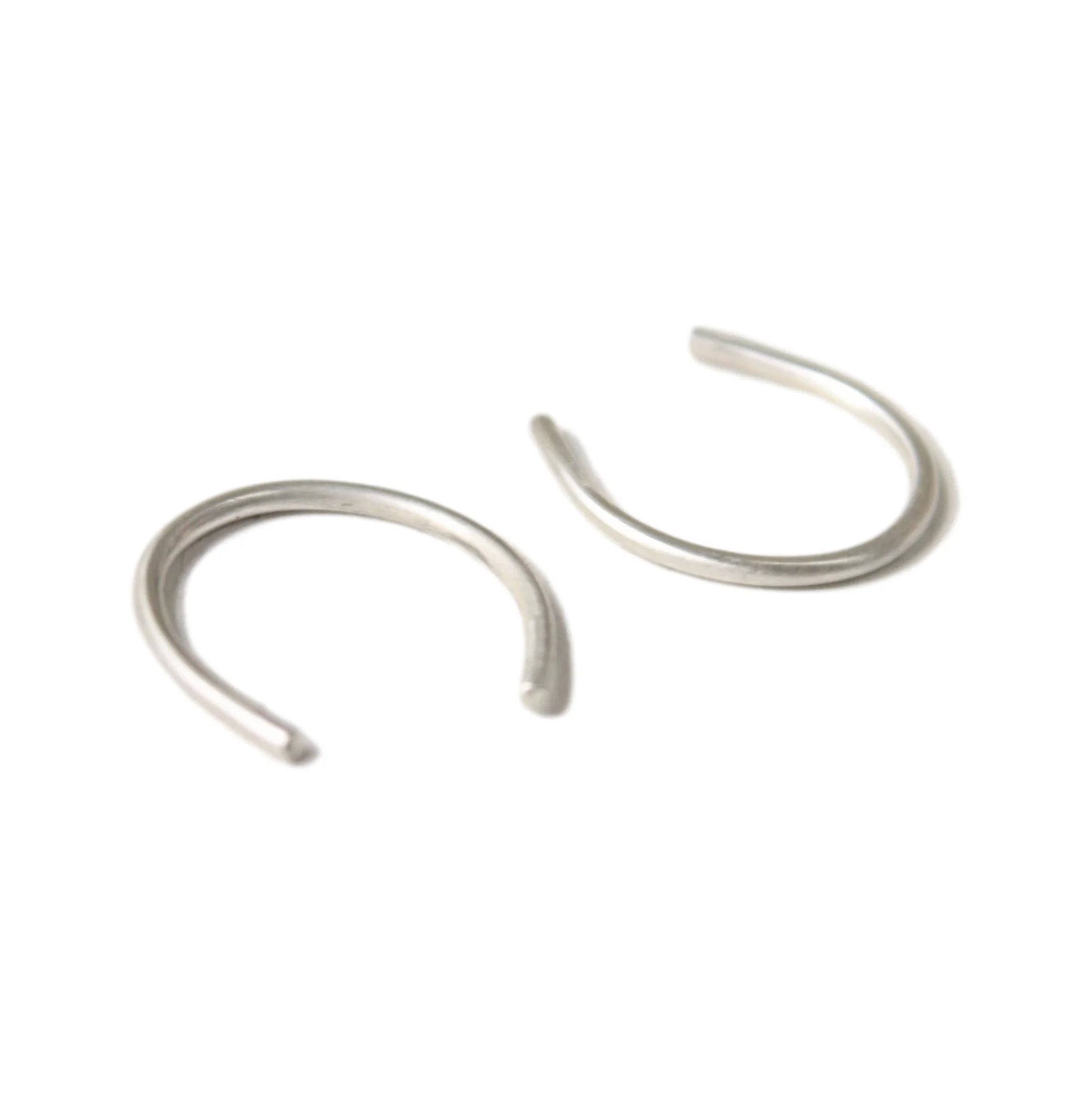 arc_earrings_3_clipped_rev_1.jpeg