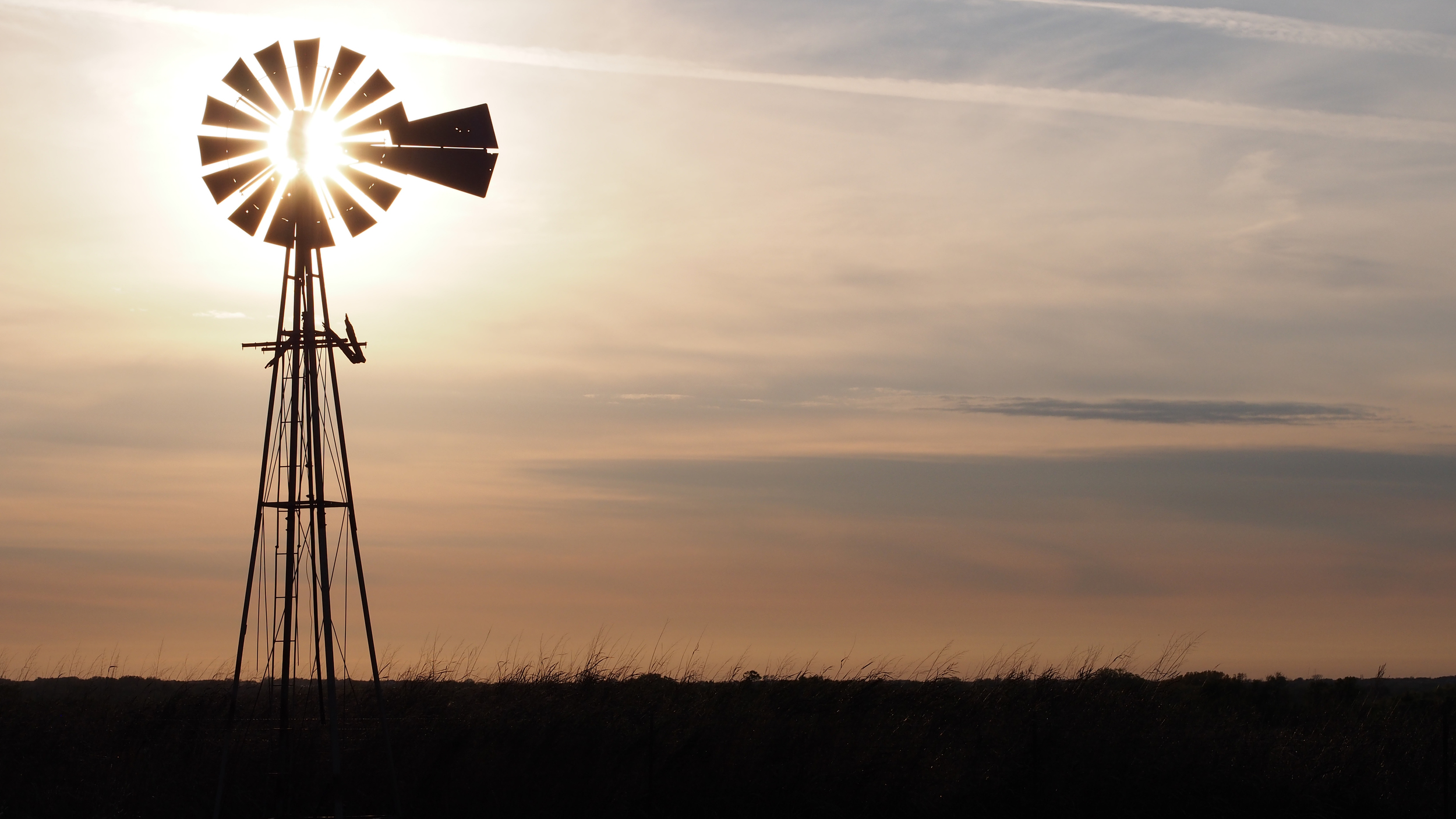 light behind windmill 3.jpg