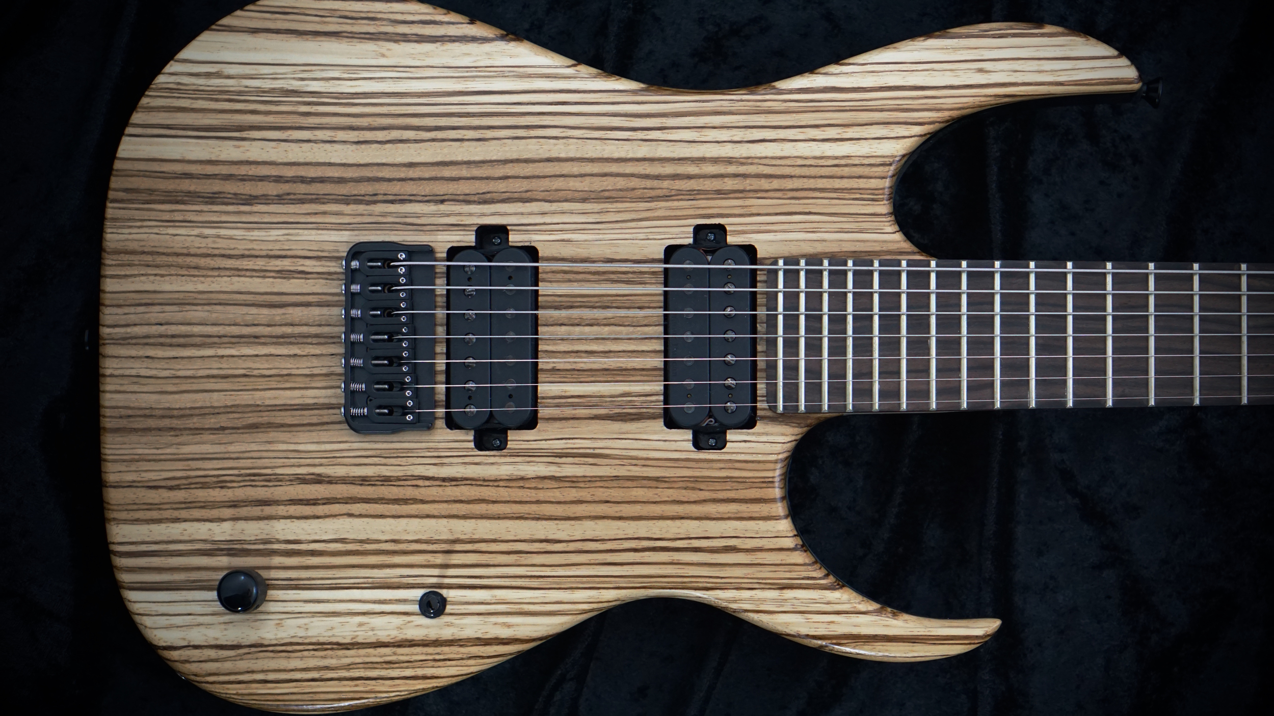 S7G Cobra S7 - Zebrawood
