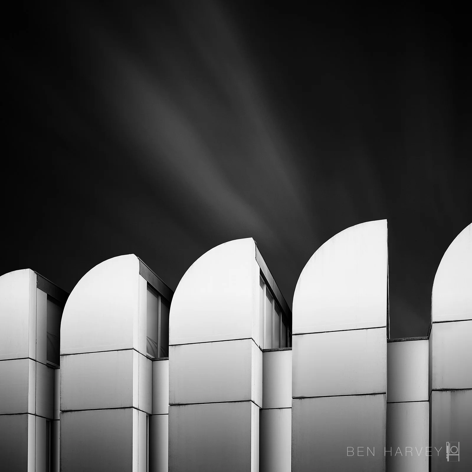 BAUHAUS LOGO V1.jpg