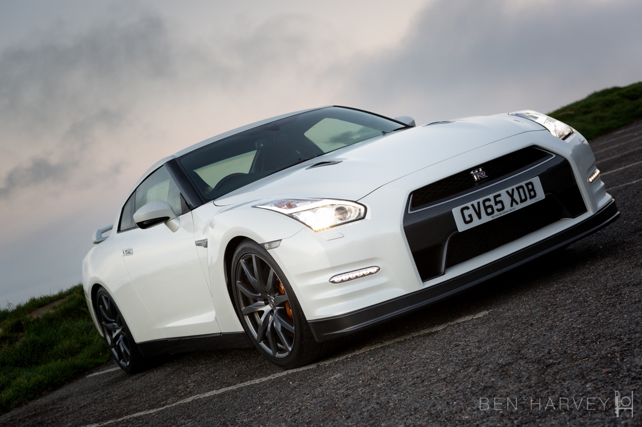 Photographing the Nissan GT-R