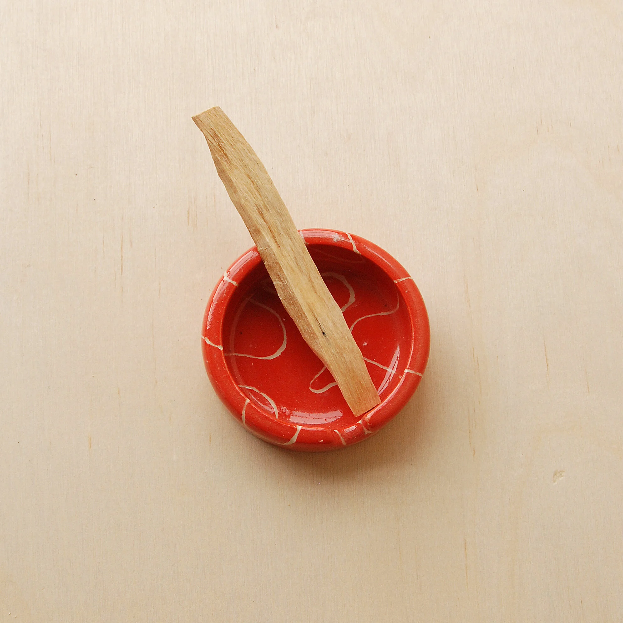 j tray-line-red.jpg