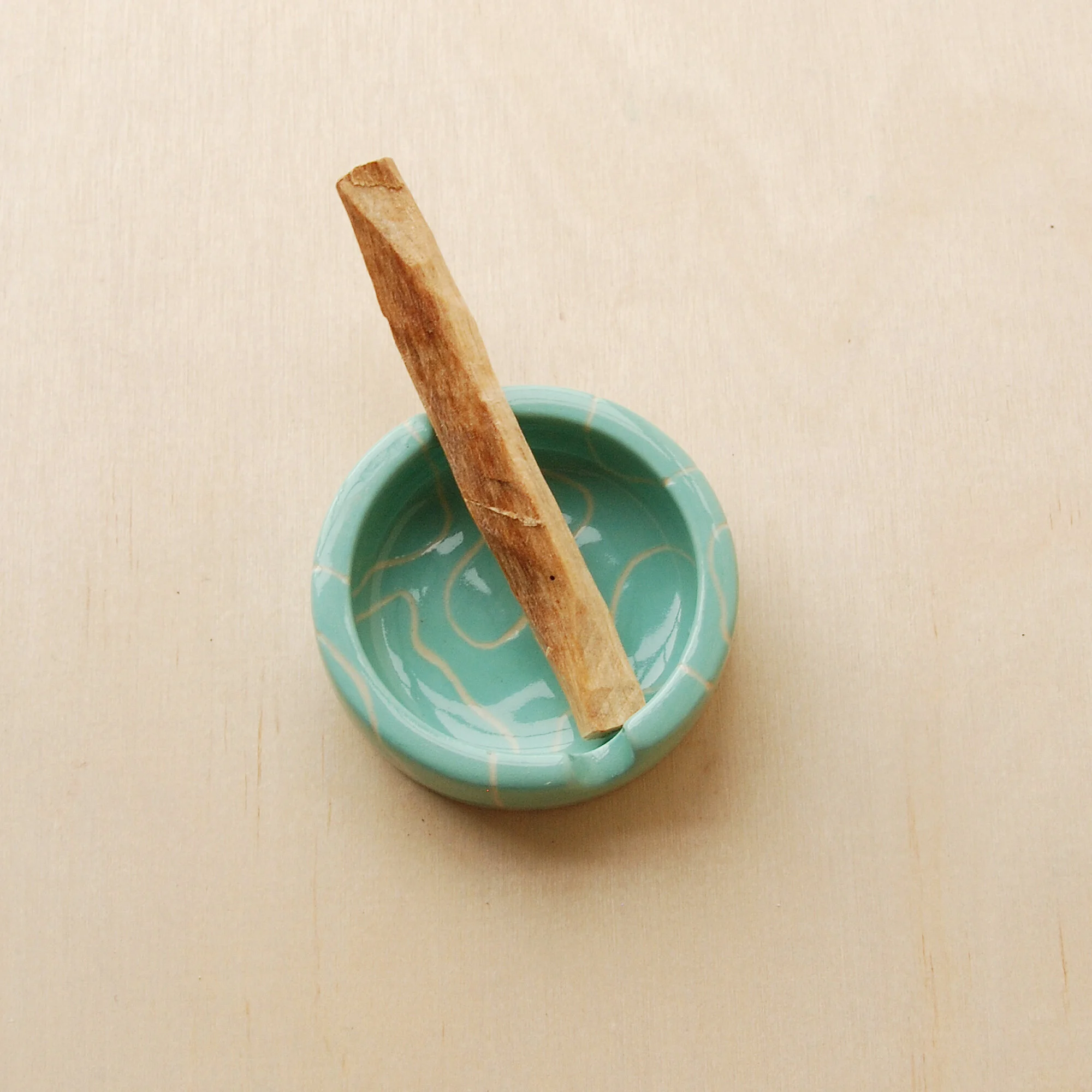 j tray-line-aqua.jpg