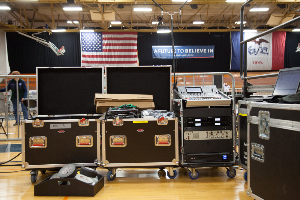  On Sunday, January 24th 2016, Bernie Sanders addressed an energetic cowd of over 2,000 faculty, staff, students and Decorah community members in the Luther College main gym. That rally was part of his last big push to get his message out before the 