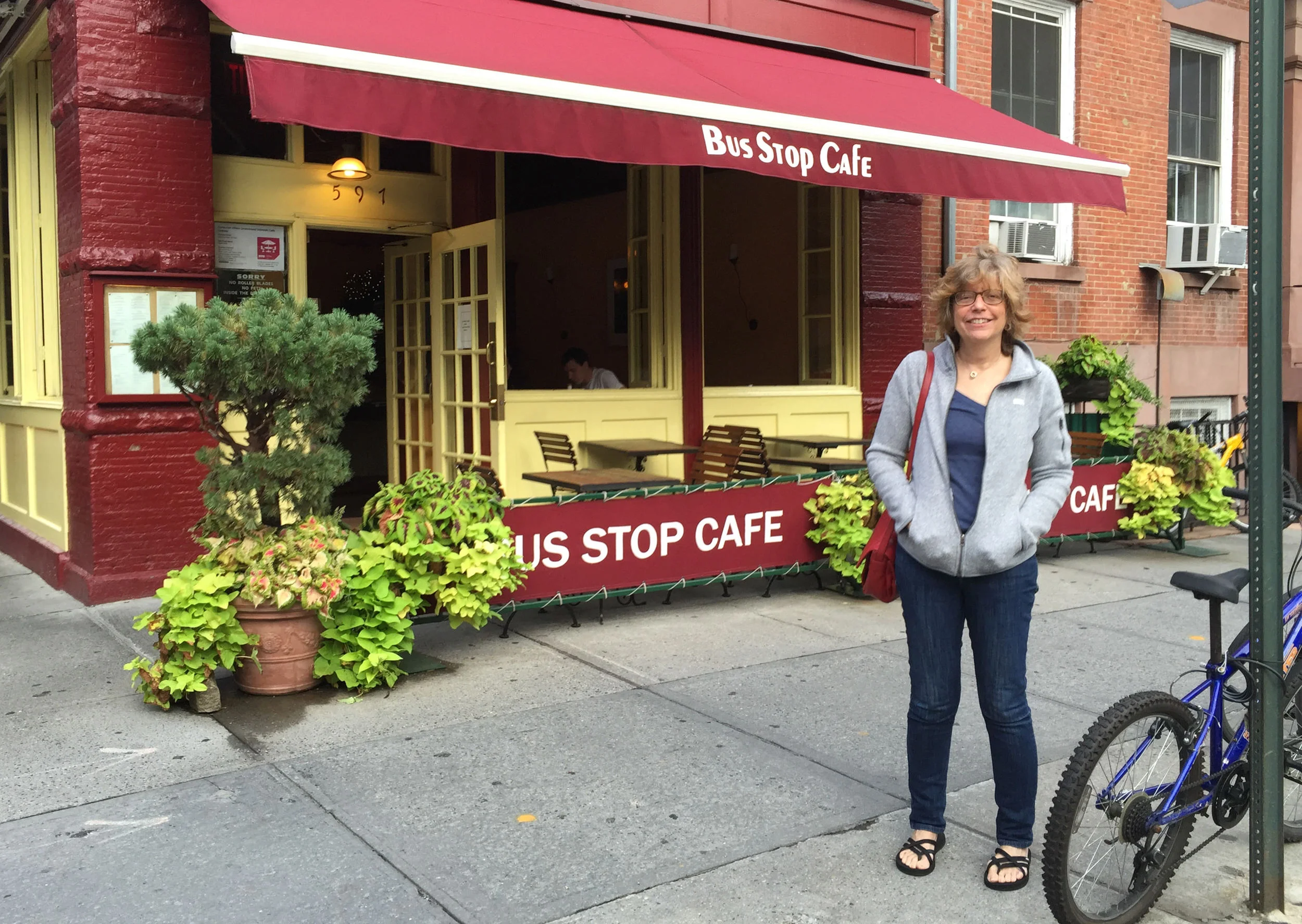 Bus Stop Cafe (Diner)