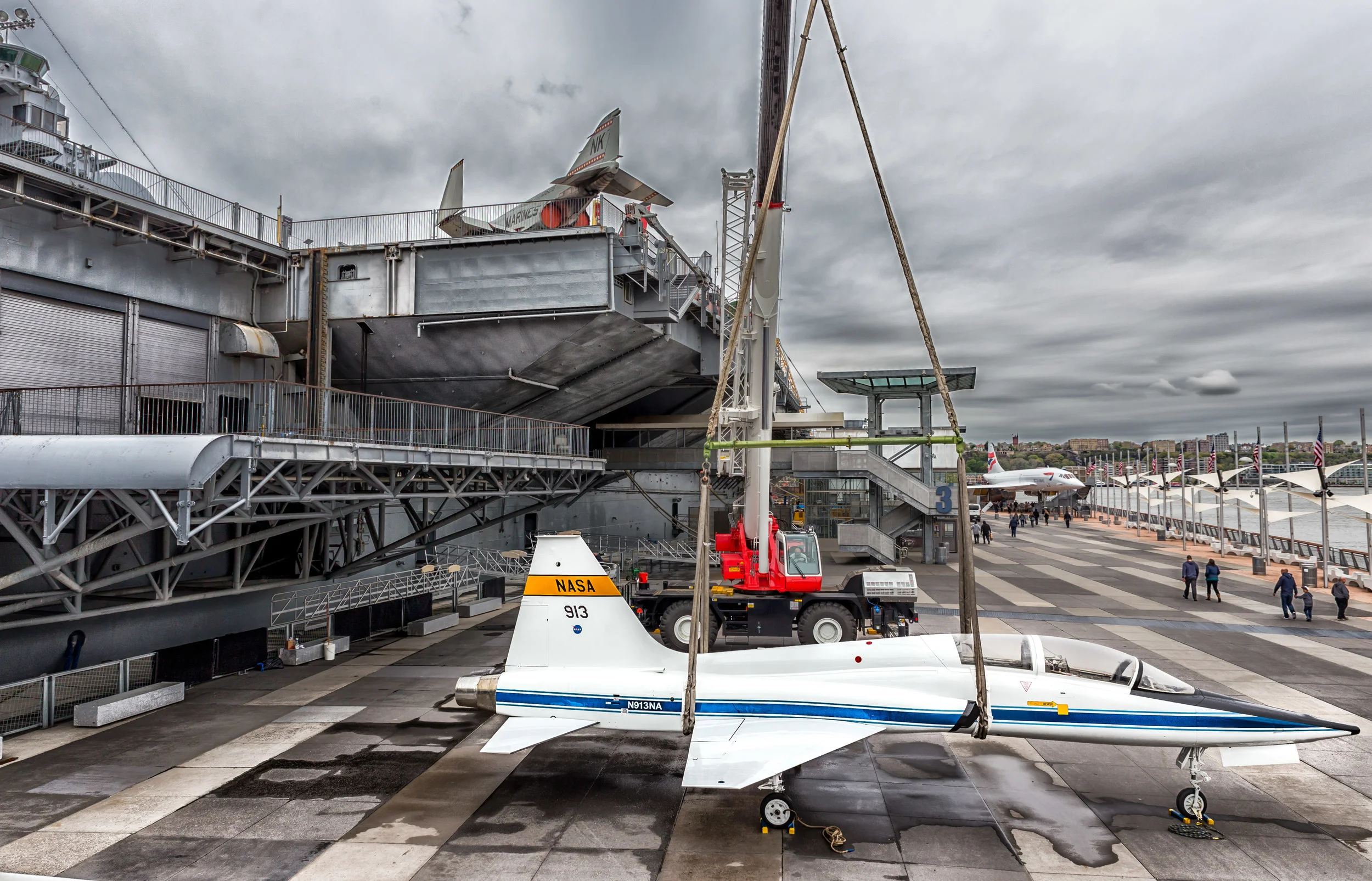 T-38 Talon Craning