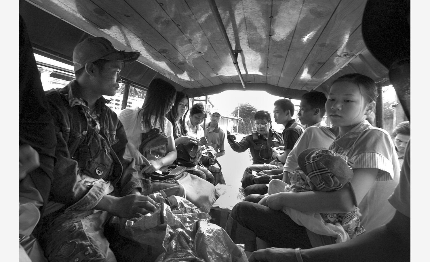 Burma-crossing-checkpoint-carey_russell.jpg