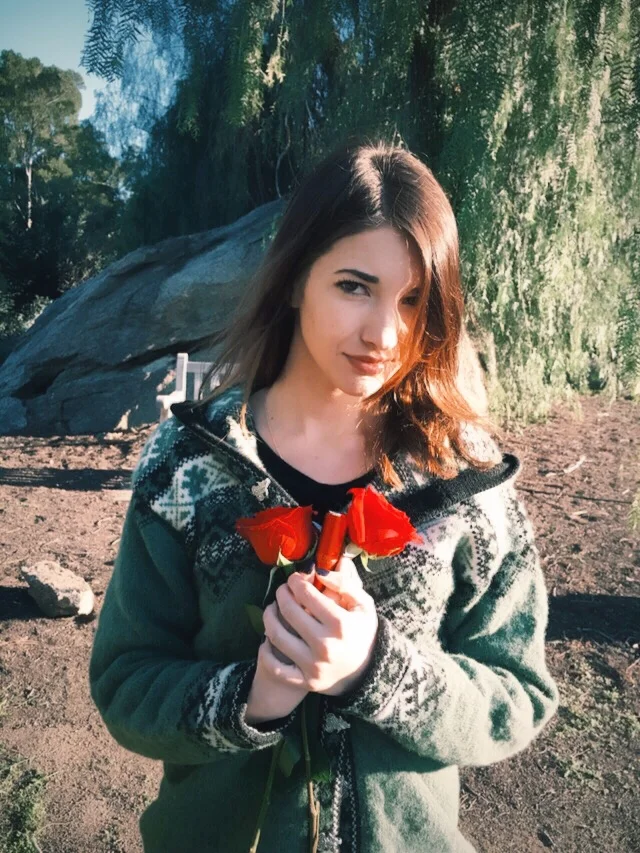 "She loves the smell of warm coffee, bloomed roses, and new beginnings" -Sonia Azalia ᏒᎥᏉᎬᏒsᎥᎠᎬ, ᏟᎪᏞᎥfᎾᏒᏁᎥᎪ