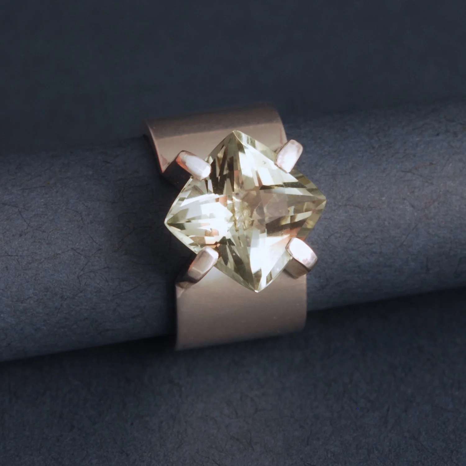 green bias ring