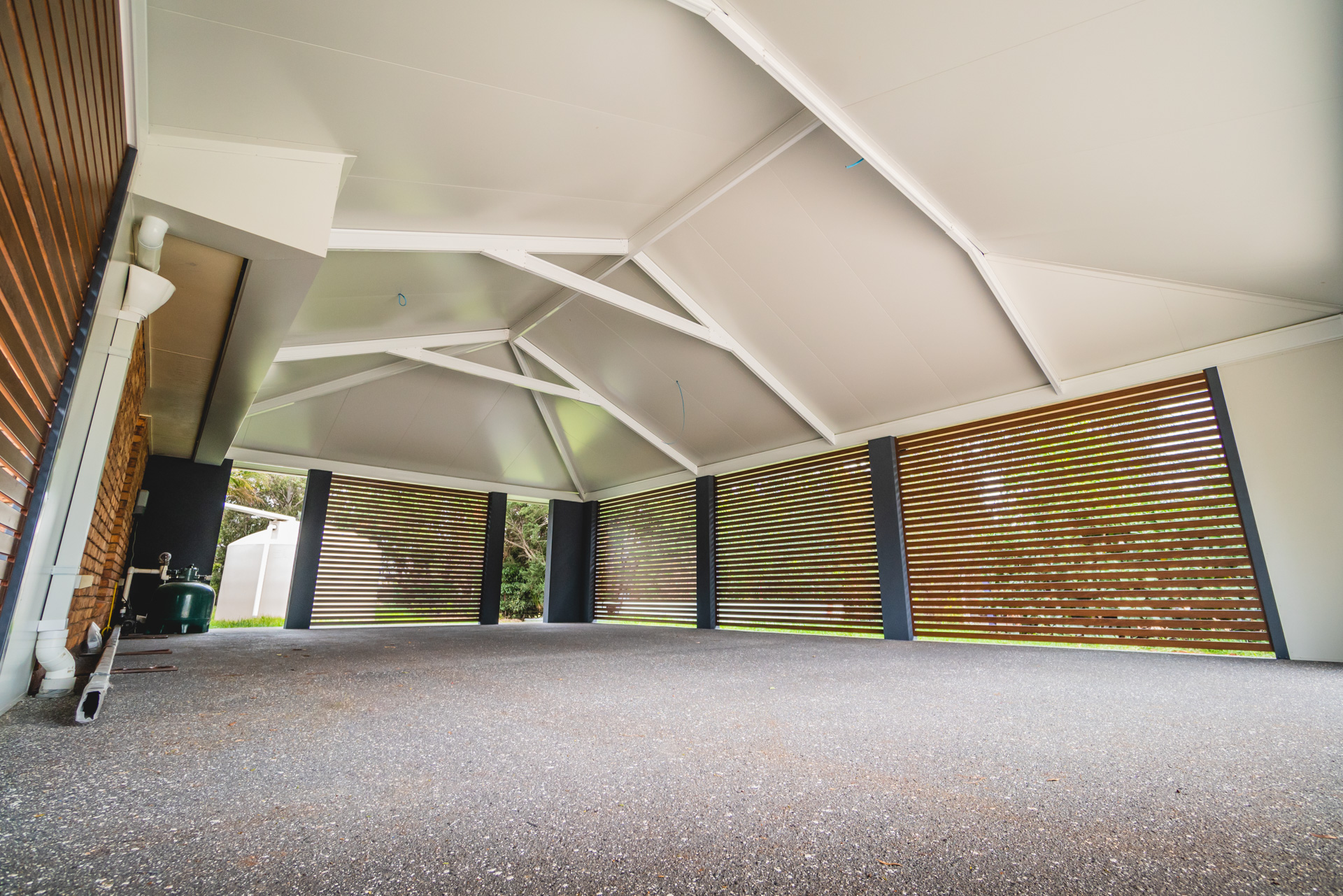 Castille-Court-carport_2.JPG