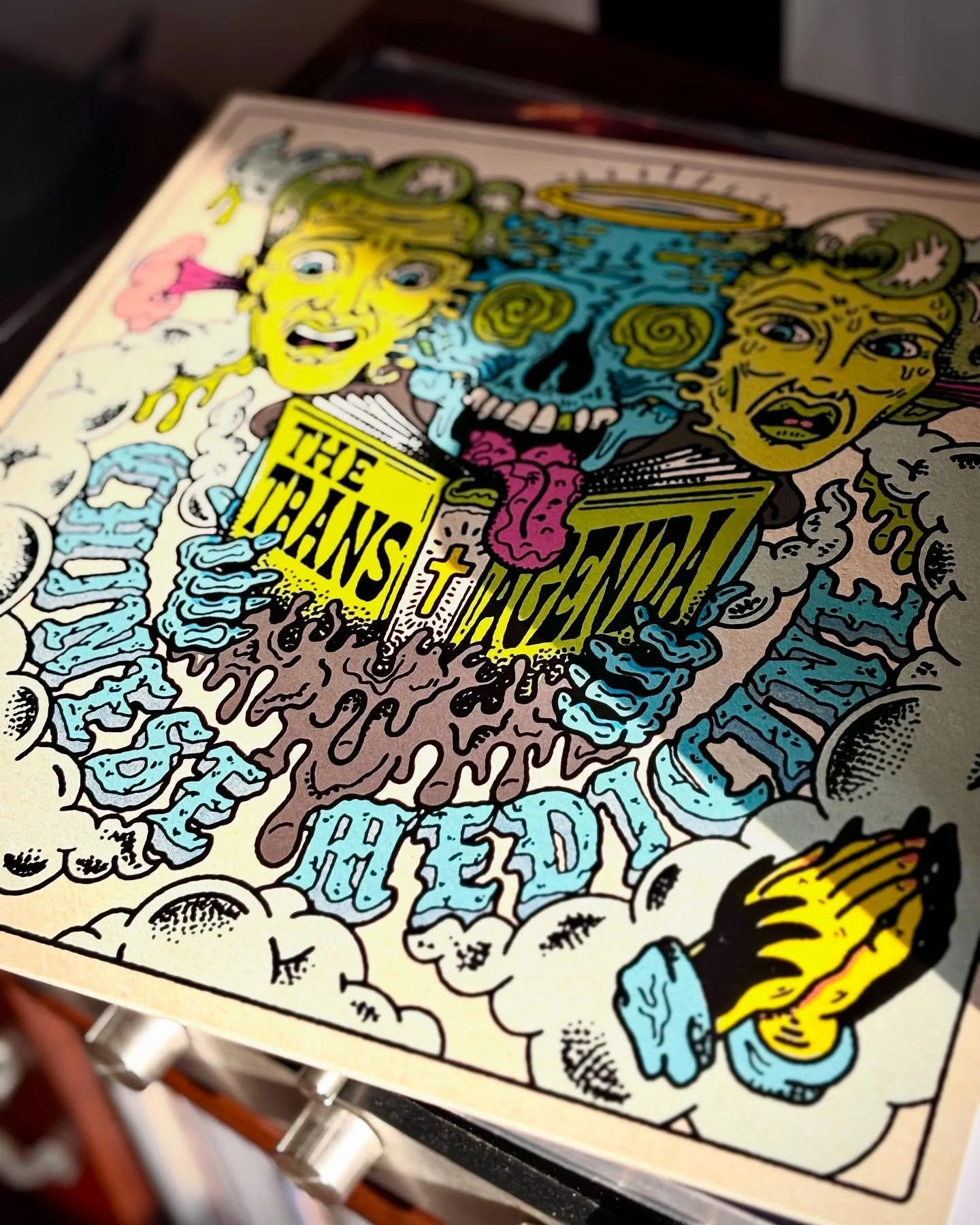 Still can't get over the art on this one. Congrats on your upcoming release and vinyl! @twinfangrecords @chinamedsband 
🩵🩷🩵🐈&zwj;⬛🐈&zwj;⬛🐈&zwj;⬛