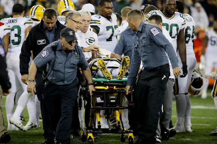 davante-adams-danny-trevathan.jpg