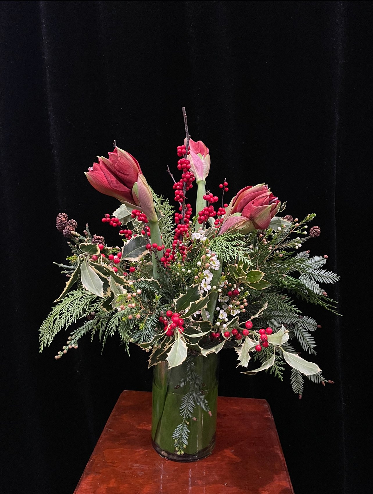 online-amaryllis-holly-waxflower-redwood-ilex.jpg