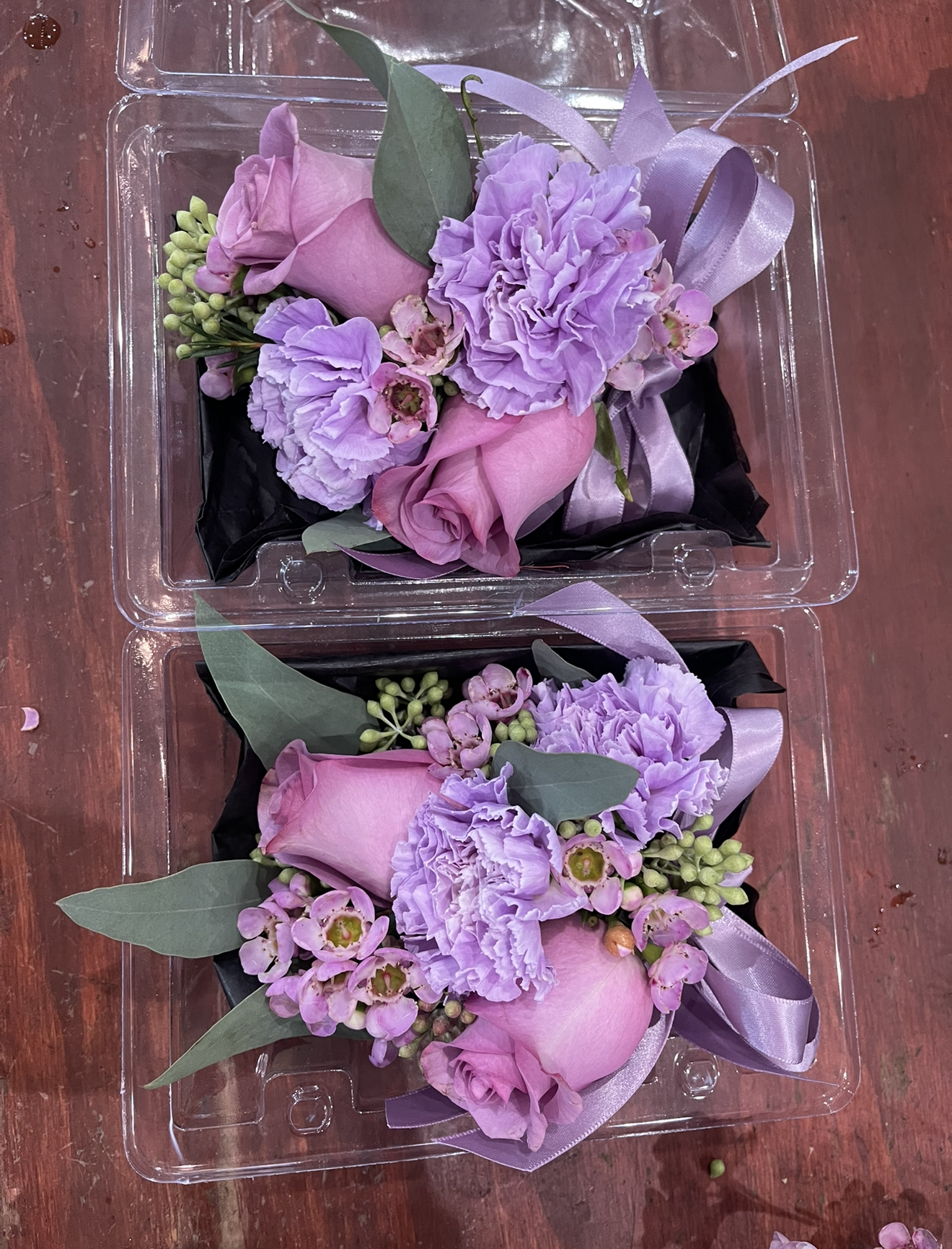 corsage-3.png