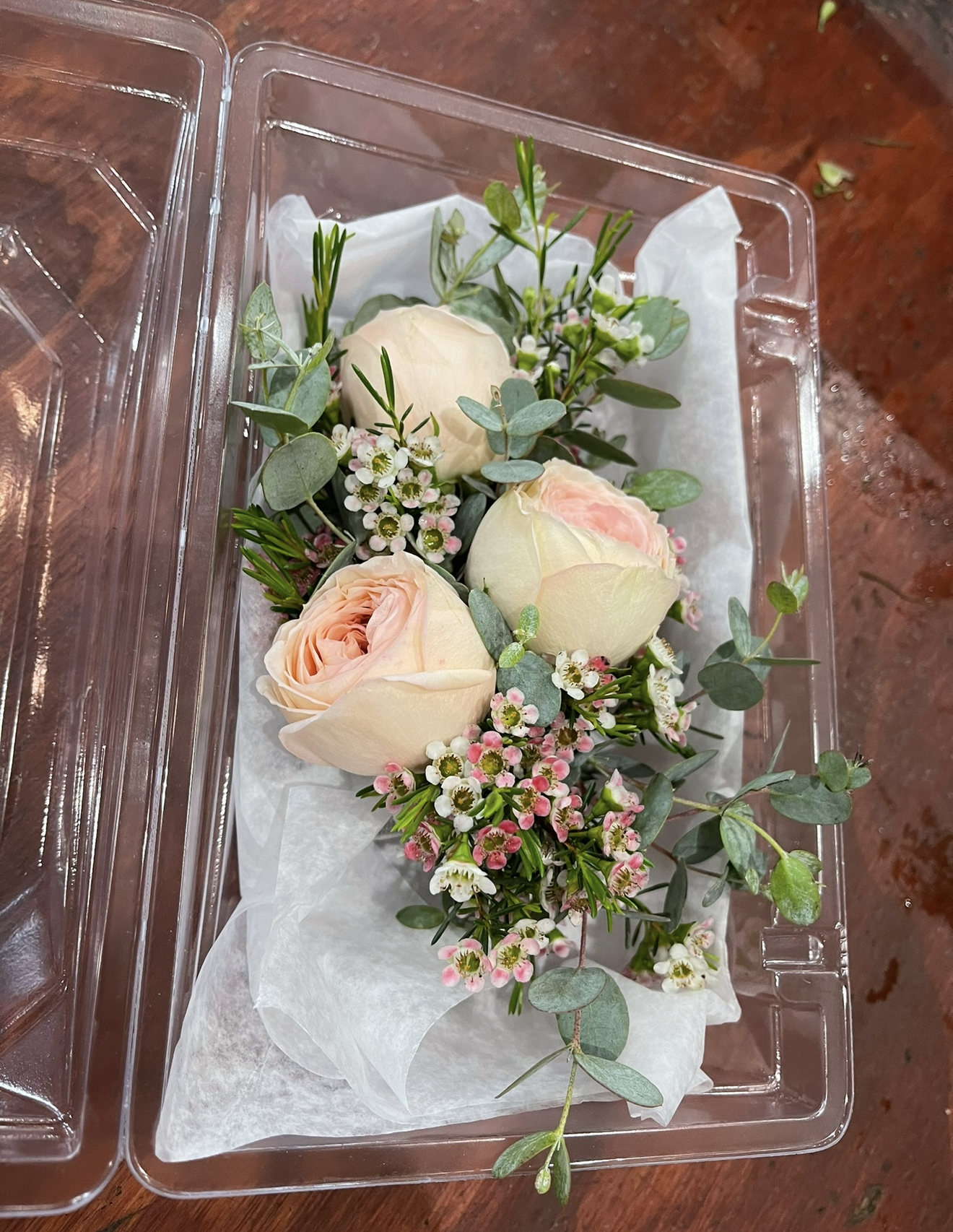 corsage-4.png