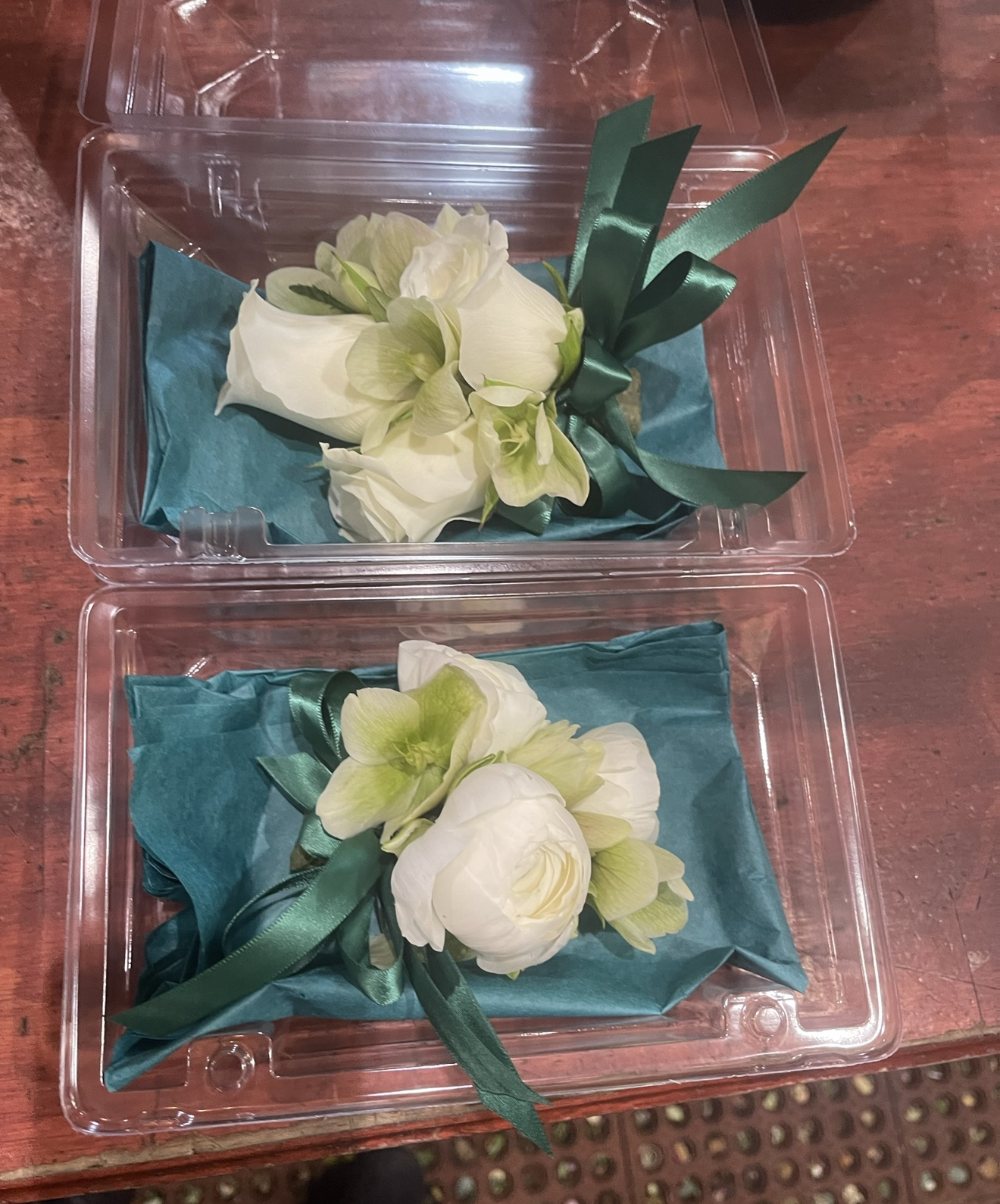 corsage-5.png