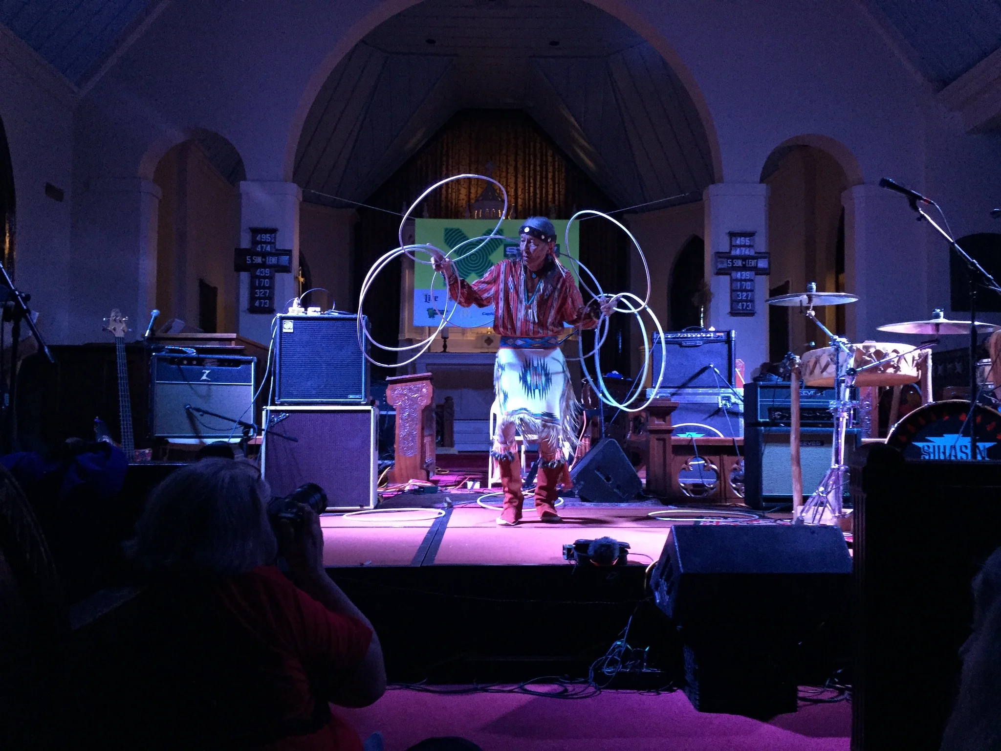 Hoop Dancer Jones Benally (Diné). Photo: Gregg McVicar