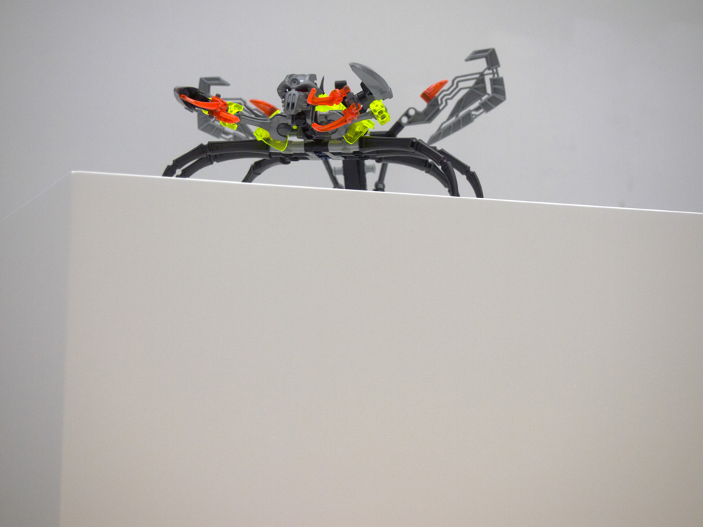 Pixalux-illuminated-plinth-02.jpg