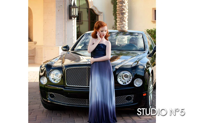 Lifestyle photo session. Fashion styling.