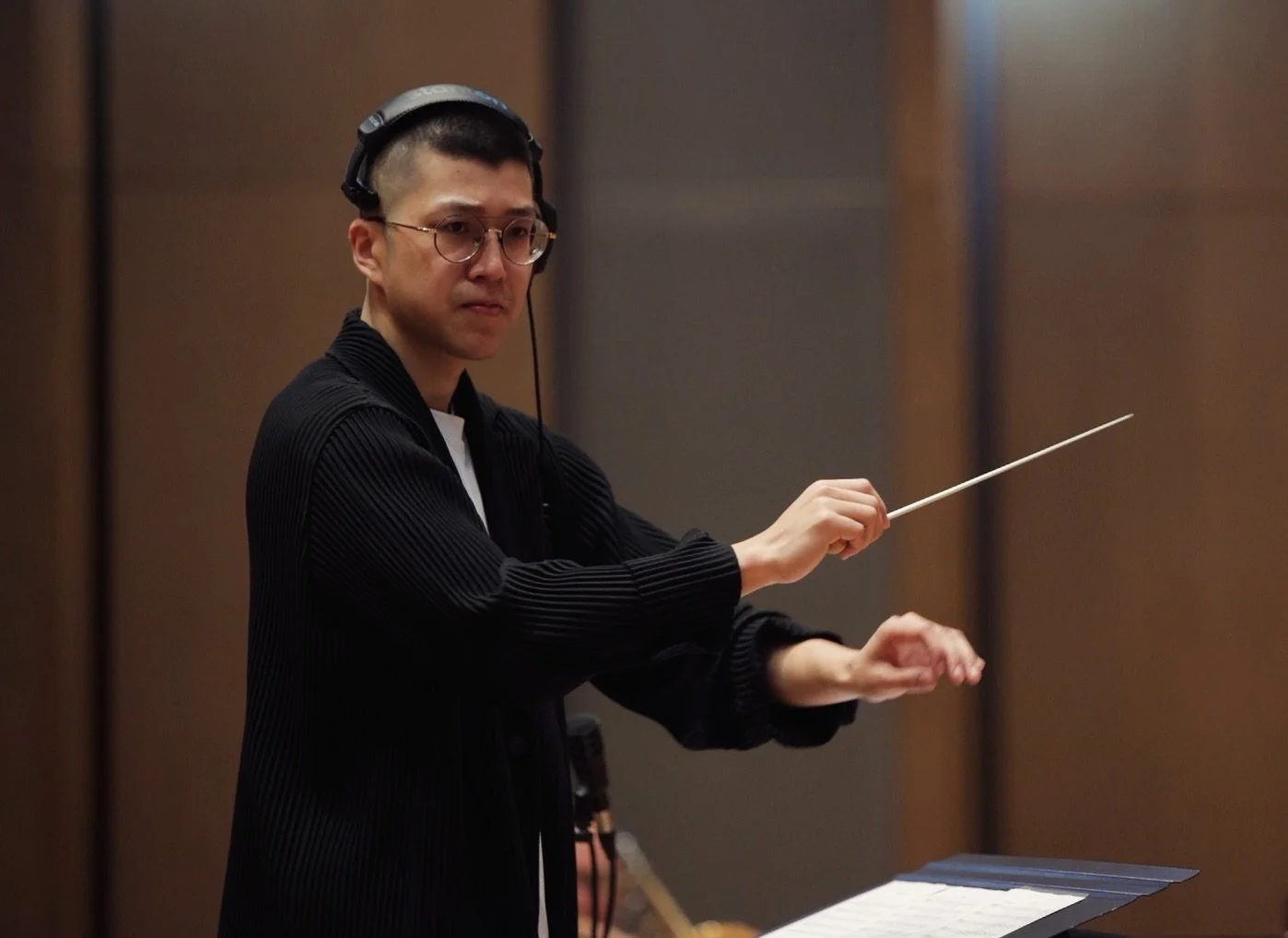 with the 14 trombones from the @pacifictromboneproject recording for some hush-hush projects coming soon - a joy collaborating and thank you all for playing 🙏🙏 

Select photos by @peter_andthewolf