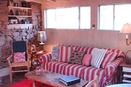 HYNhome9livingroom.jpg