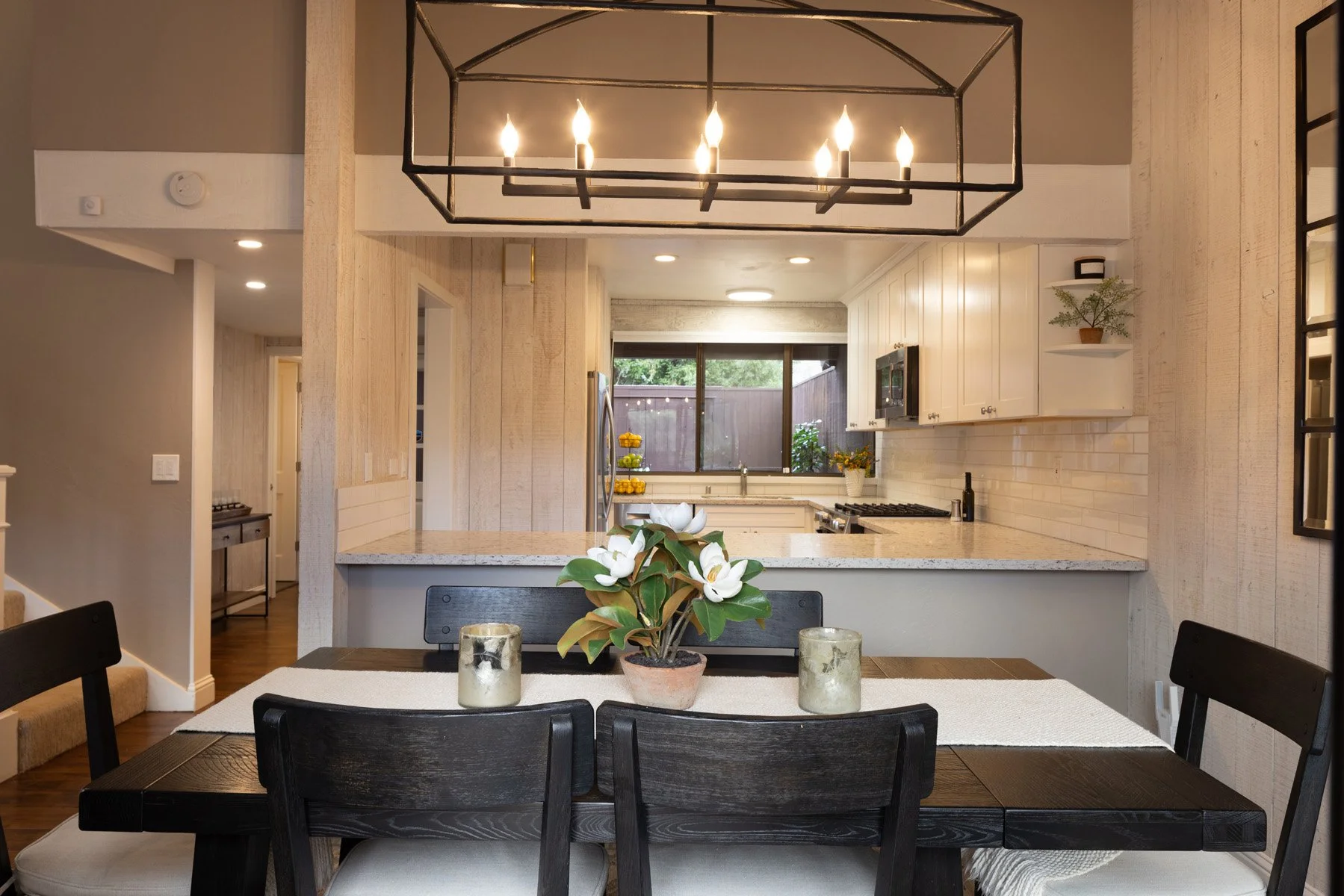 8-04-7026-Valley-Greens-Dining-LR.jpg