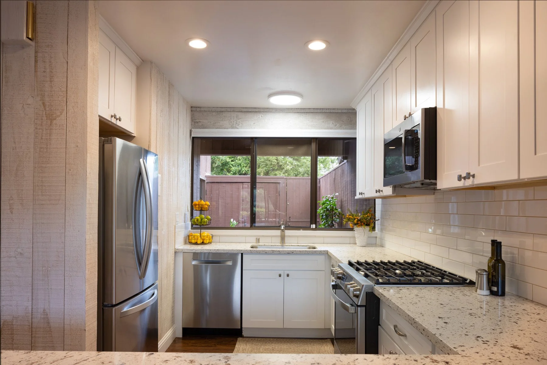 9-08-7026-Valley-Greens-Kitchen-LR.jpg