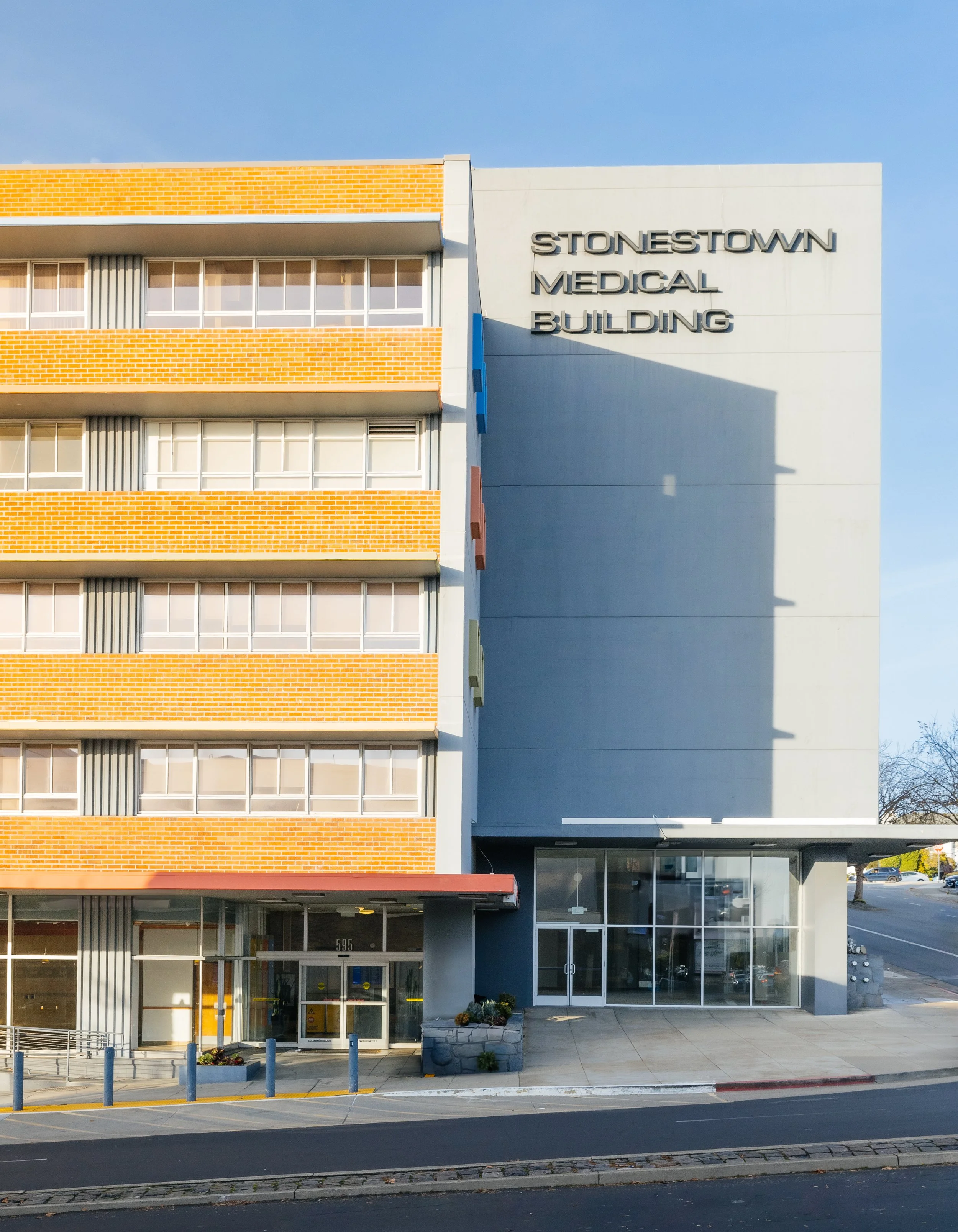 Stonestown Medical Building entrance housing Eyecare Associates of San Francisco