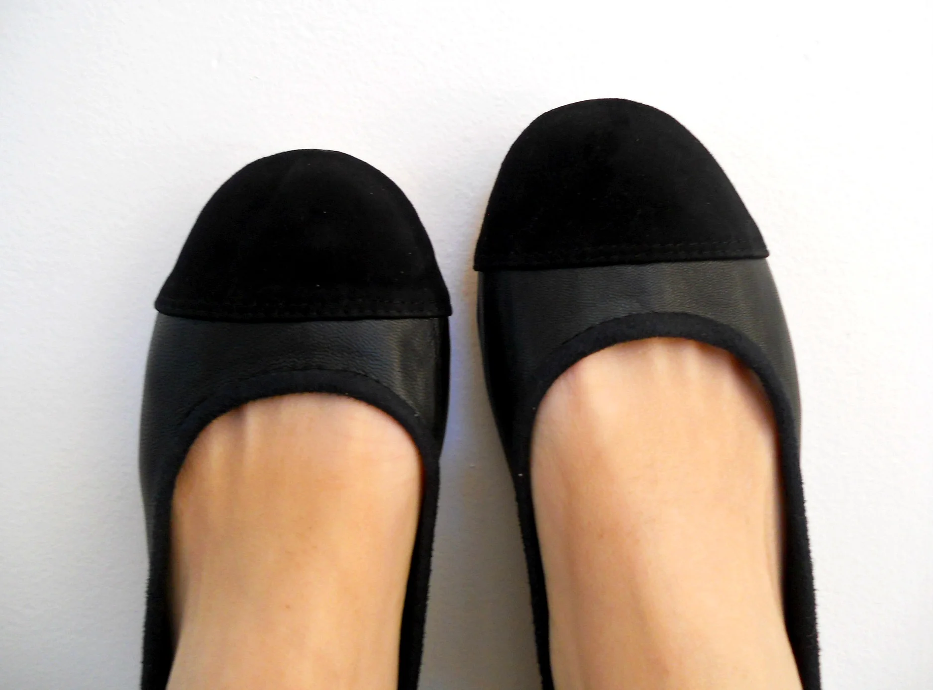 ZOE- Black Leather &amp; Suede toe