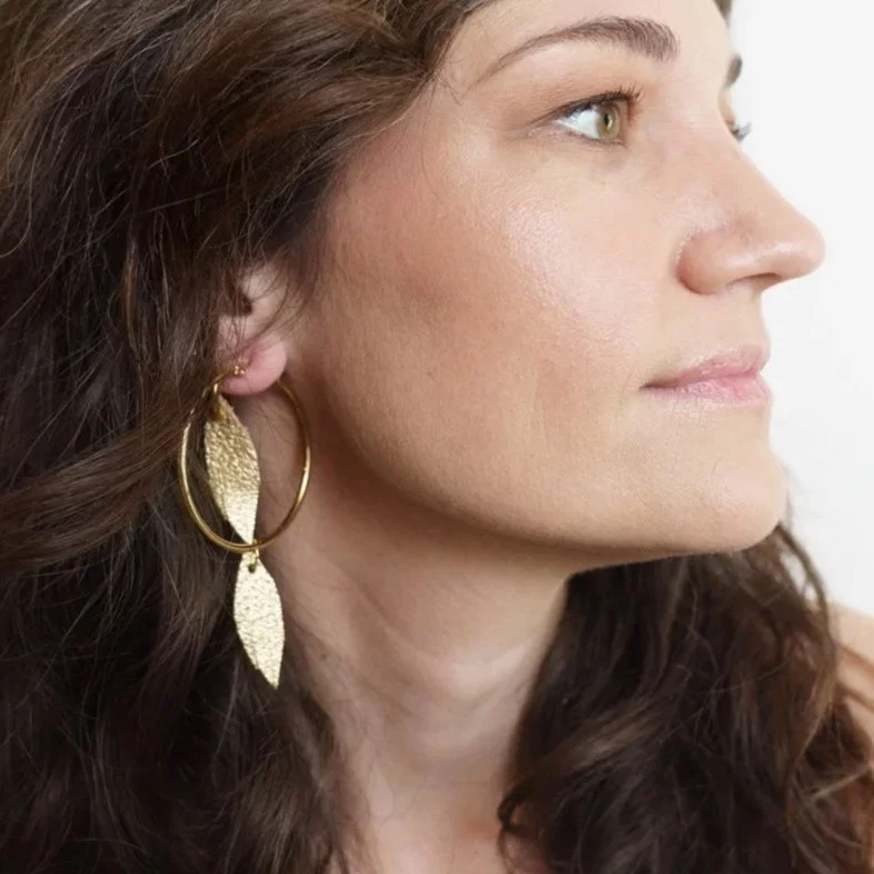 The SoCo Hoop Feather charm GOLD — WATERLOO STYLE