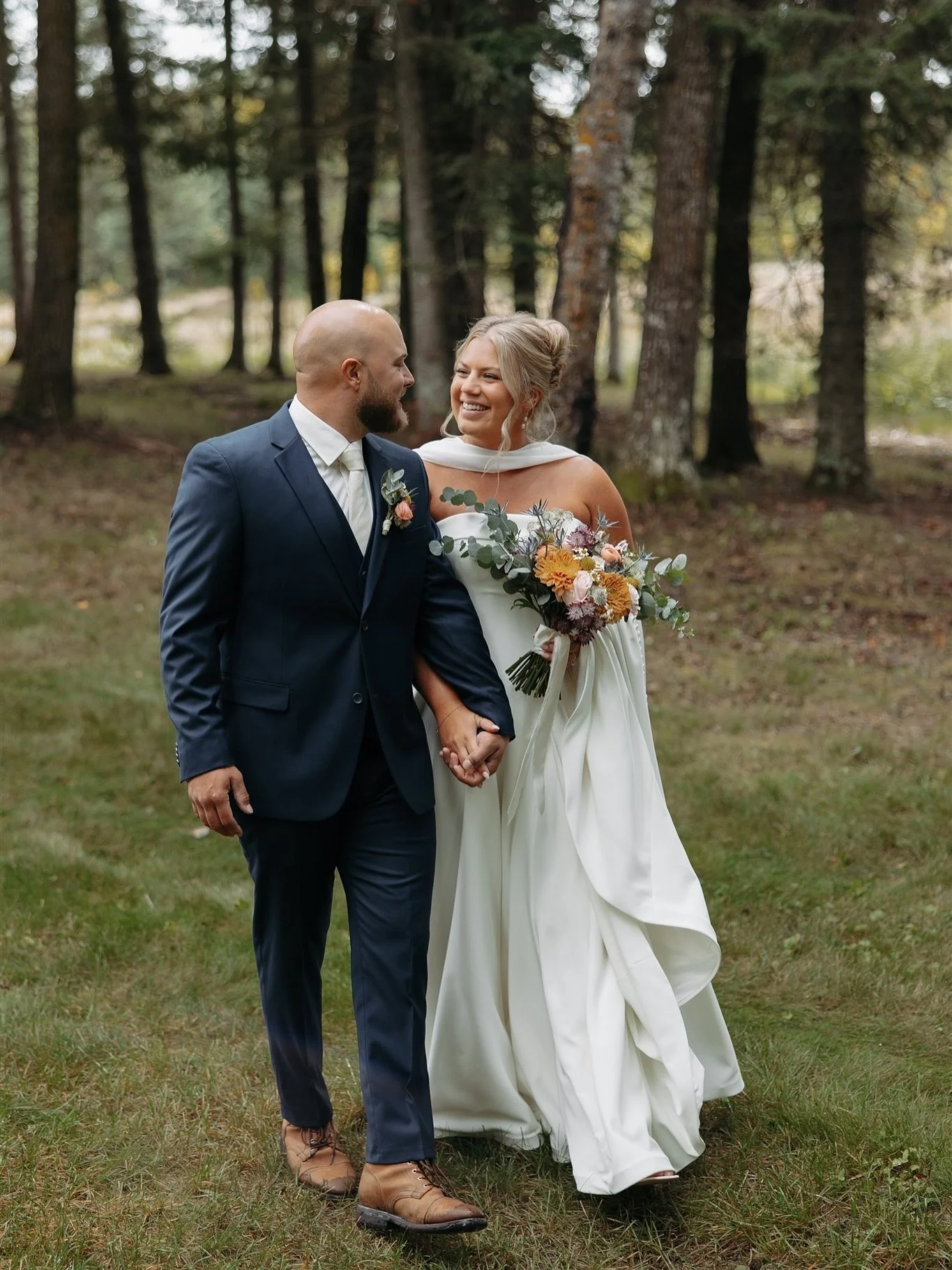 made it the whole day until their first kiss and the world gave us a 5 minute downpour 🙃 it was so cool