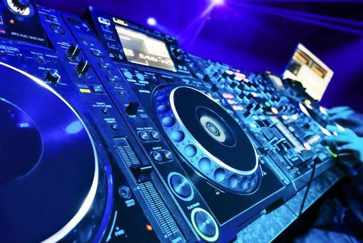 Friday Night Drinks with Drell